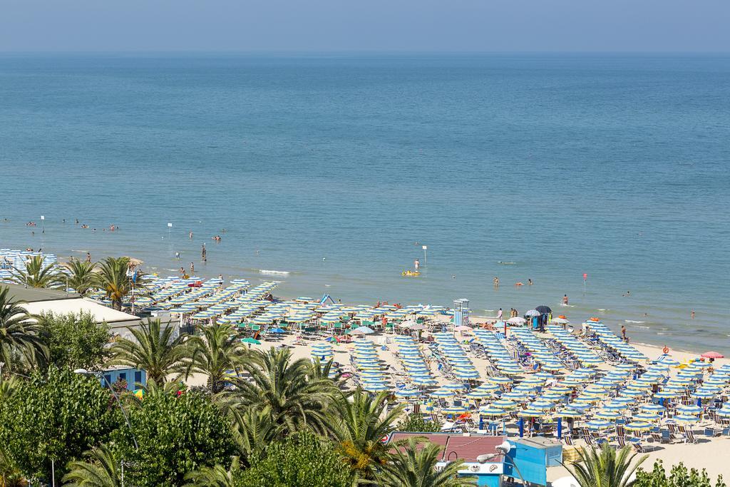 Hotel&Residence Medi Garden Alba Adriatica Esterno foto